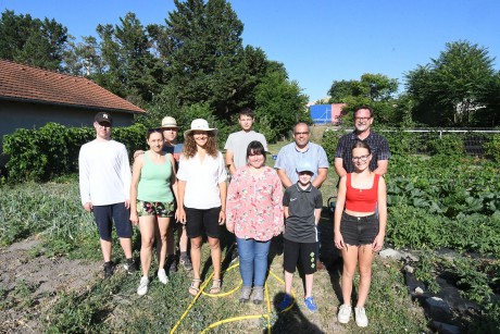 Krumpliszüret jótékony céllal – rászoruló családok kapják a SZÉNA Egyesület felajánlását
